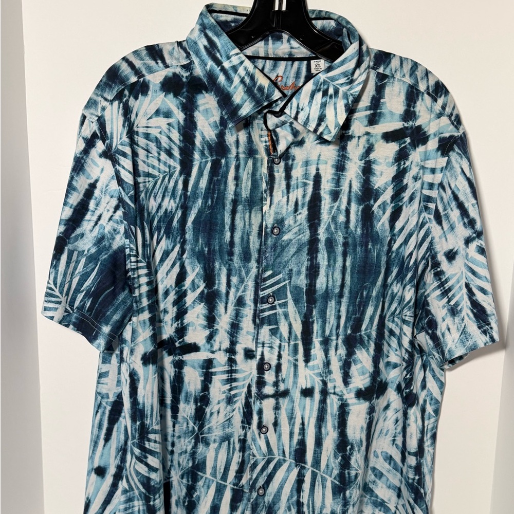Robert Graham Blue and White Abstract Shirt